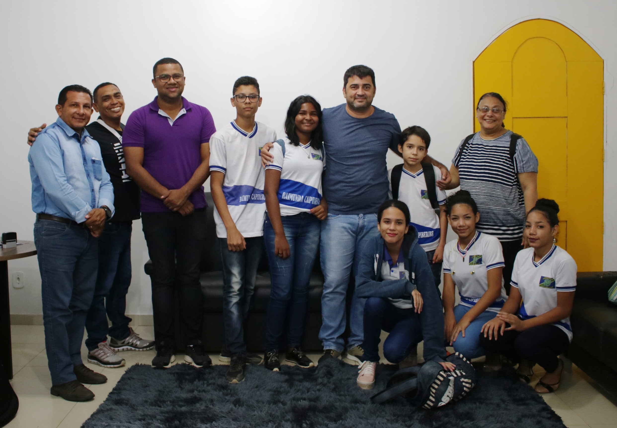 Prefeitura garante apoio para alunos participar de feira de ciências em Macapá.